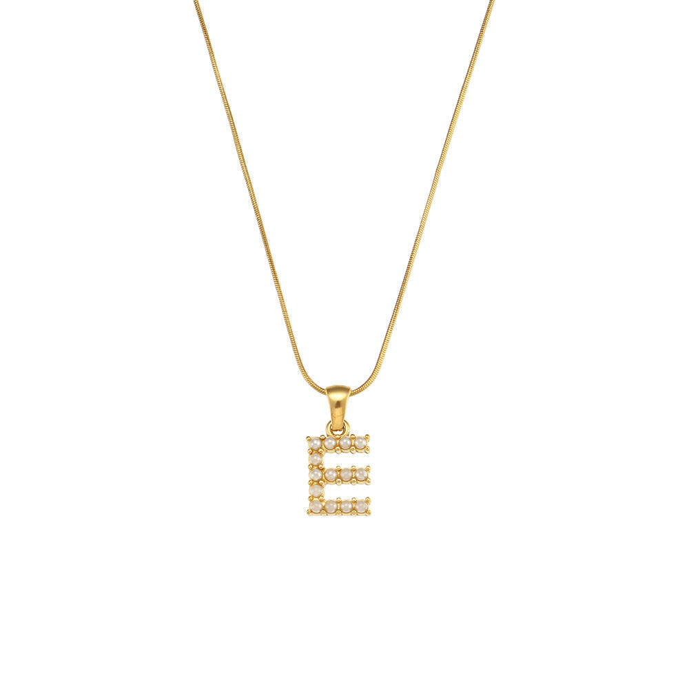 Makiah Letter Pearl Necklace - Letter E [JY39M0JP]
