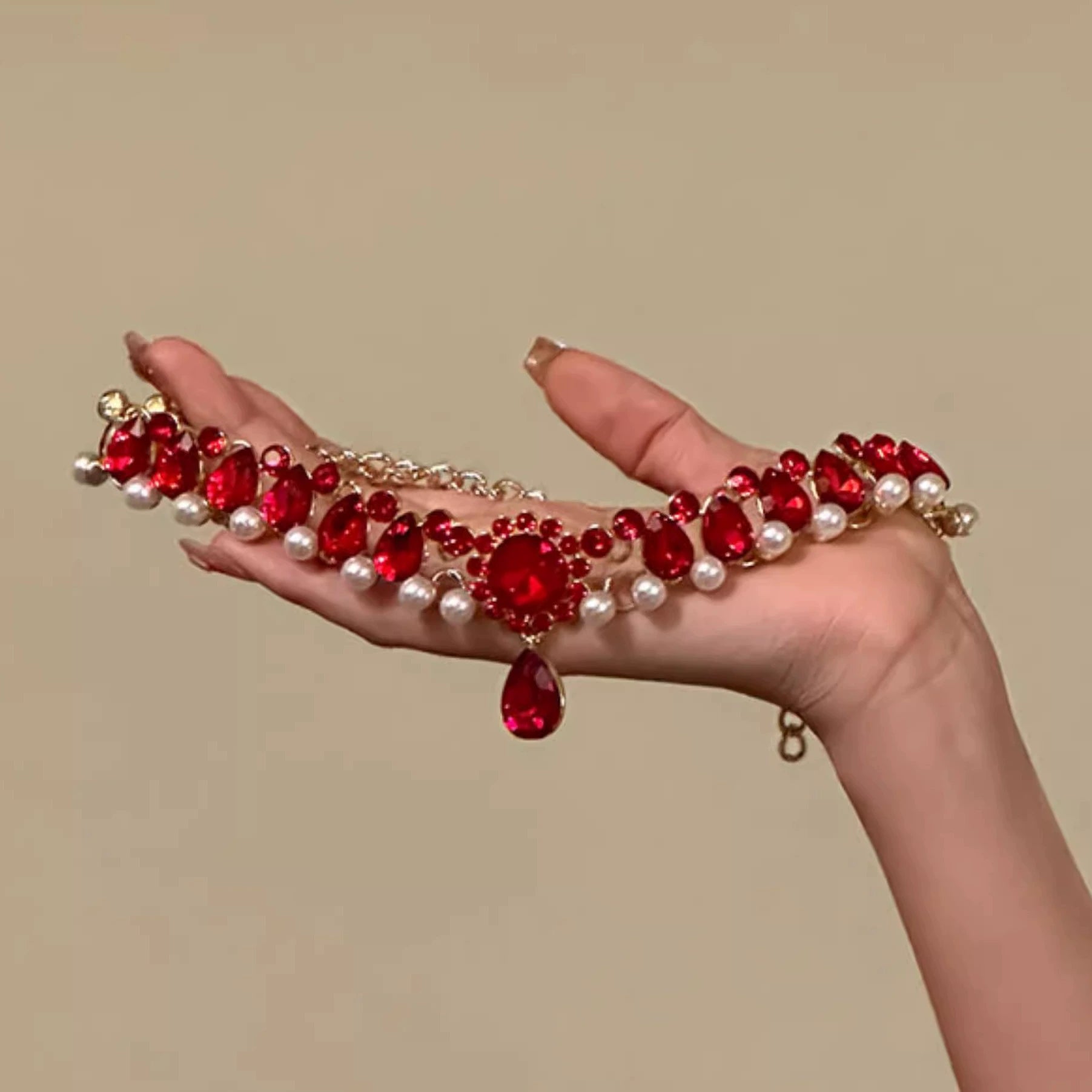 Emilly Red Crystal Pearl Choker - Red Crystal Pearl Choker [AMJPKFUJ]