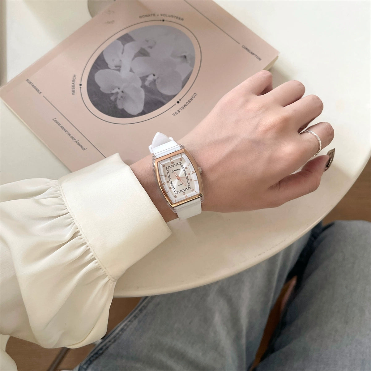 Nalaya Modern Barrel Watch - White [QZ1XMBY3]