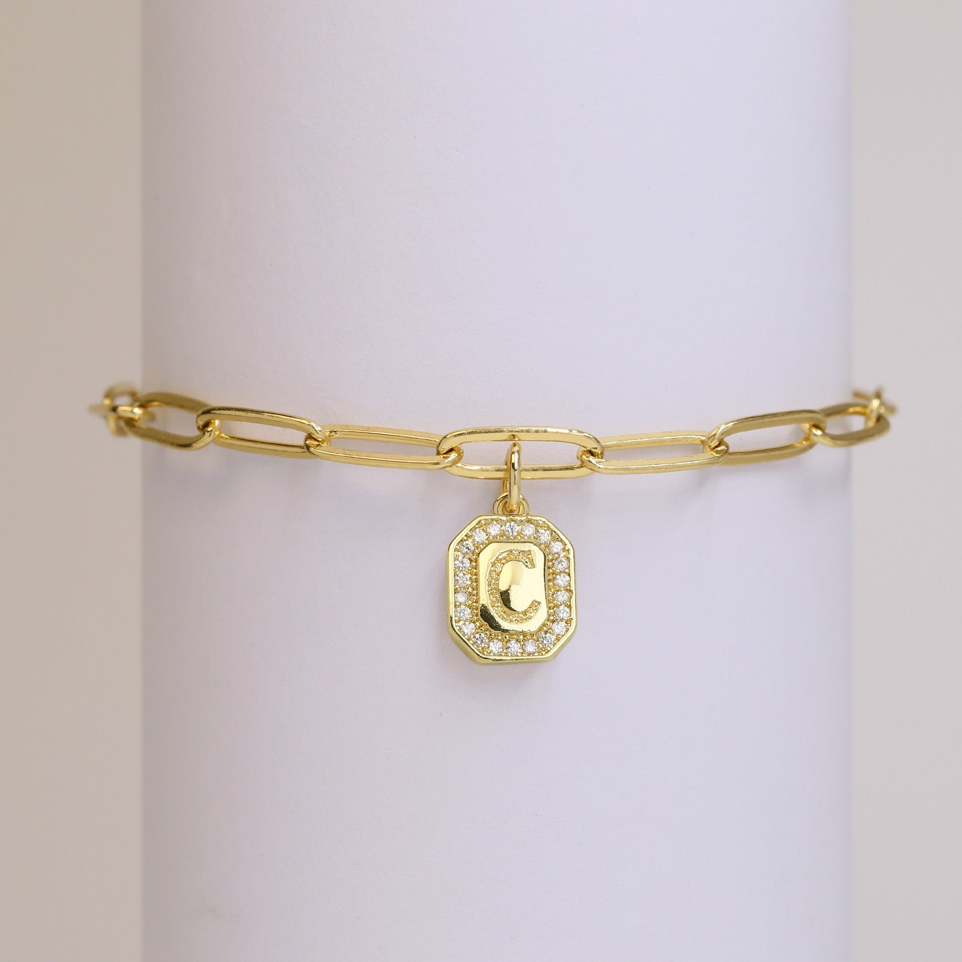 Vy Initial Paperclip Bracelet - C [F341UNIK]