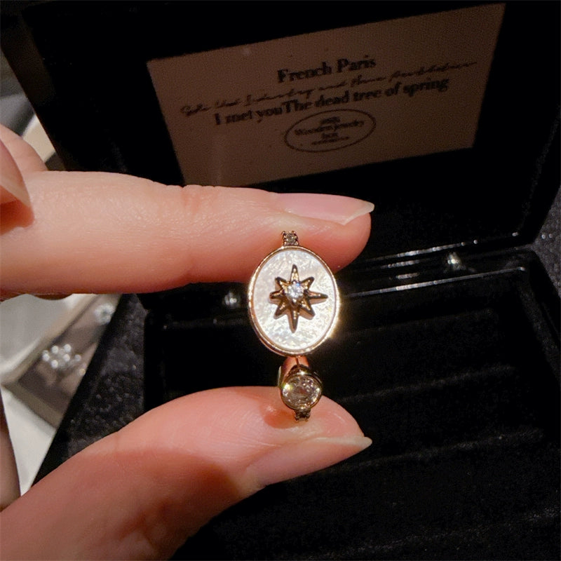 Dhriti Baroque Pearl Star Jewelry - White Mother-of-Pearl Eight-Pointed Star Ring [GGWMKDQ5]