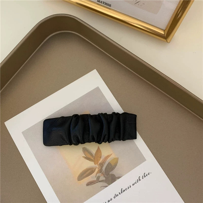 Luci Pleated Faux Leather Hairpin - Black [XS9QOE9W]