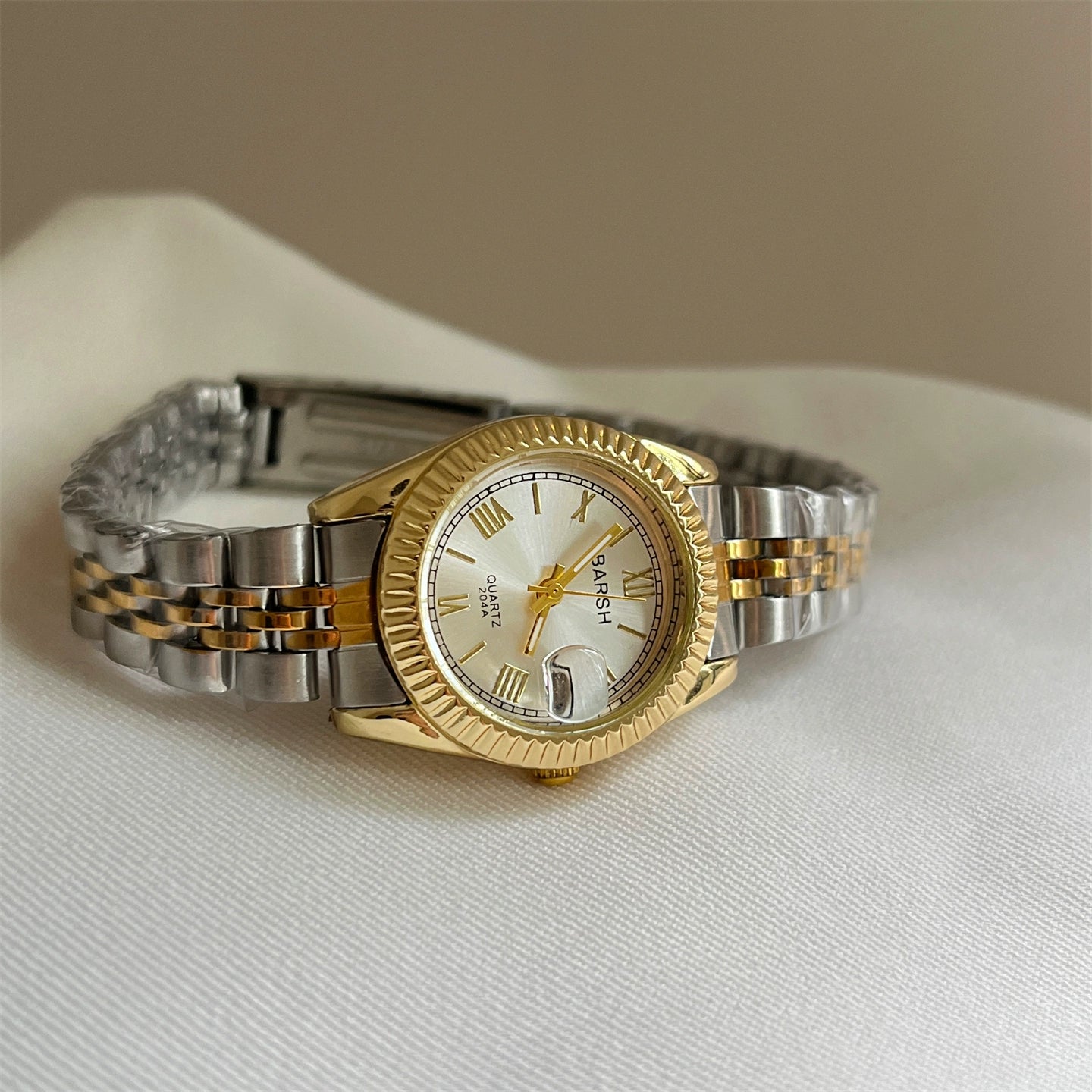 Mariyah Classic Calendar Watch - Two-Tone Gold Band White Dial (Roman) [LAHGG960]