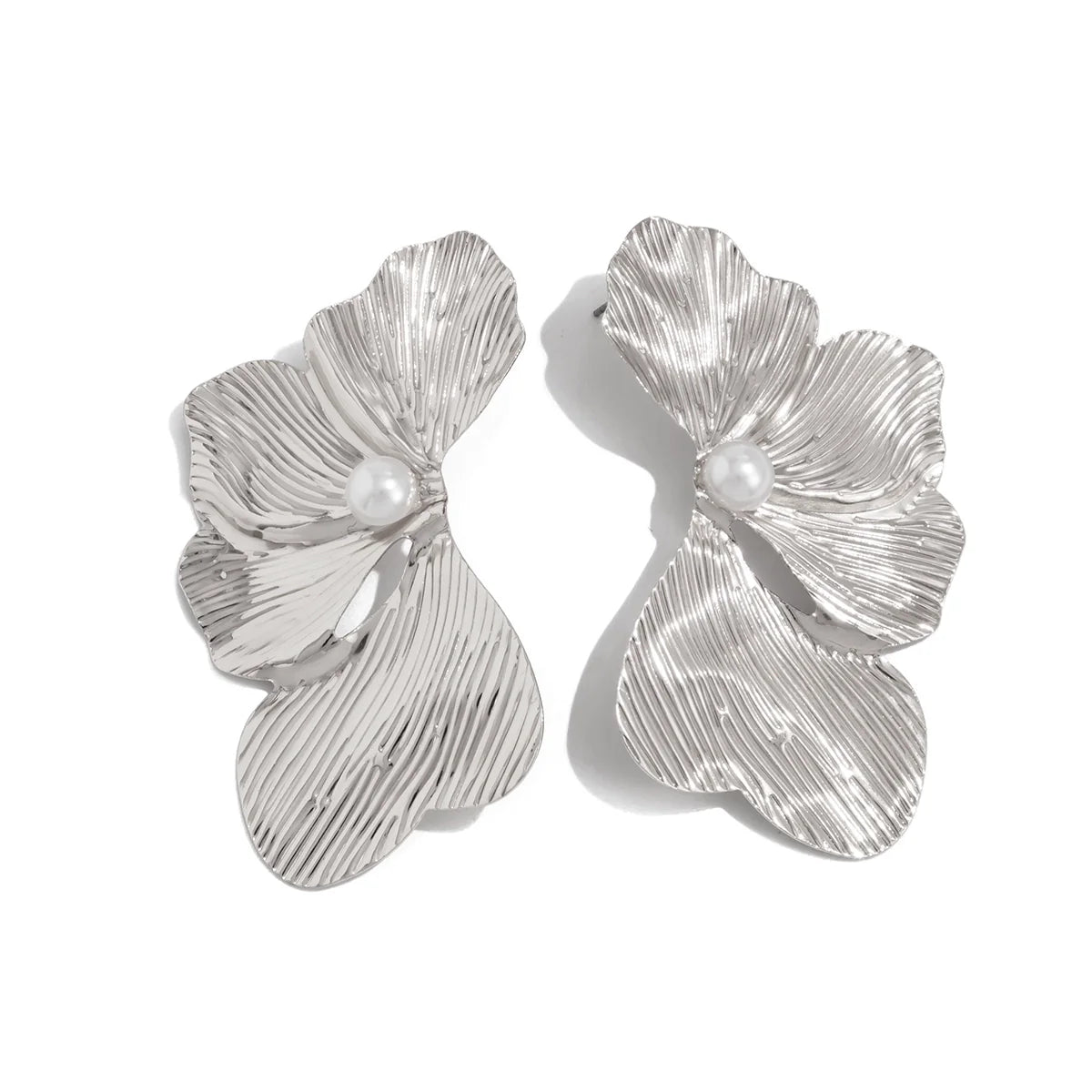 Esmeralda Pearl Bloom Earrings - Silver