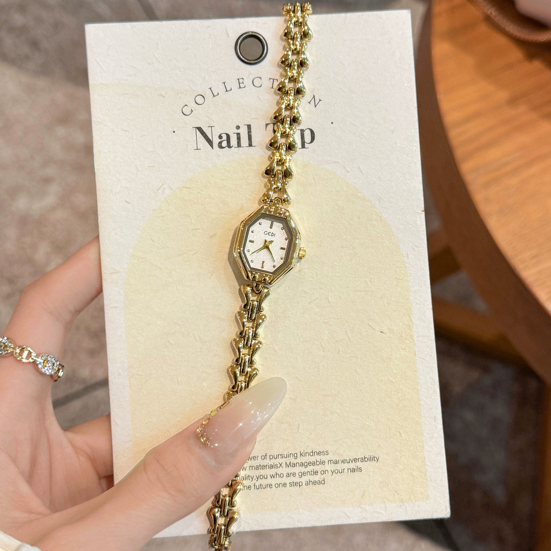 Angely Petite Bracelet Watch - Light Luxury Gold [URGFII4K]