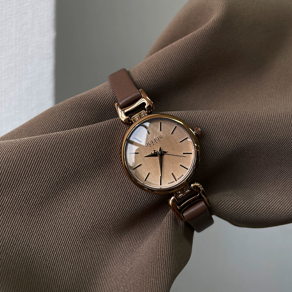 Lesley Classic Leather Watch - Brown [PVOXADAX]
