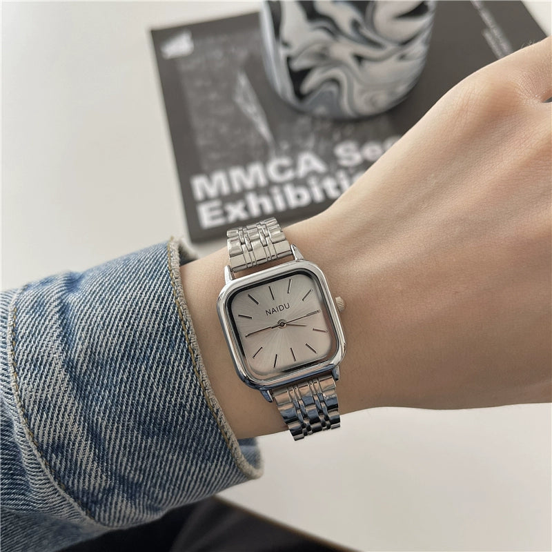 Everett Sleek Steel Watch - White Dial (Naidu Silver Case, Steel Band, Square Markers) [US60ZXLC]
