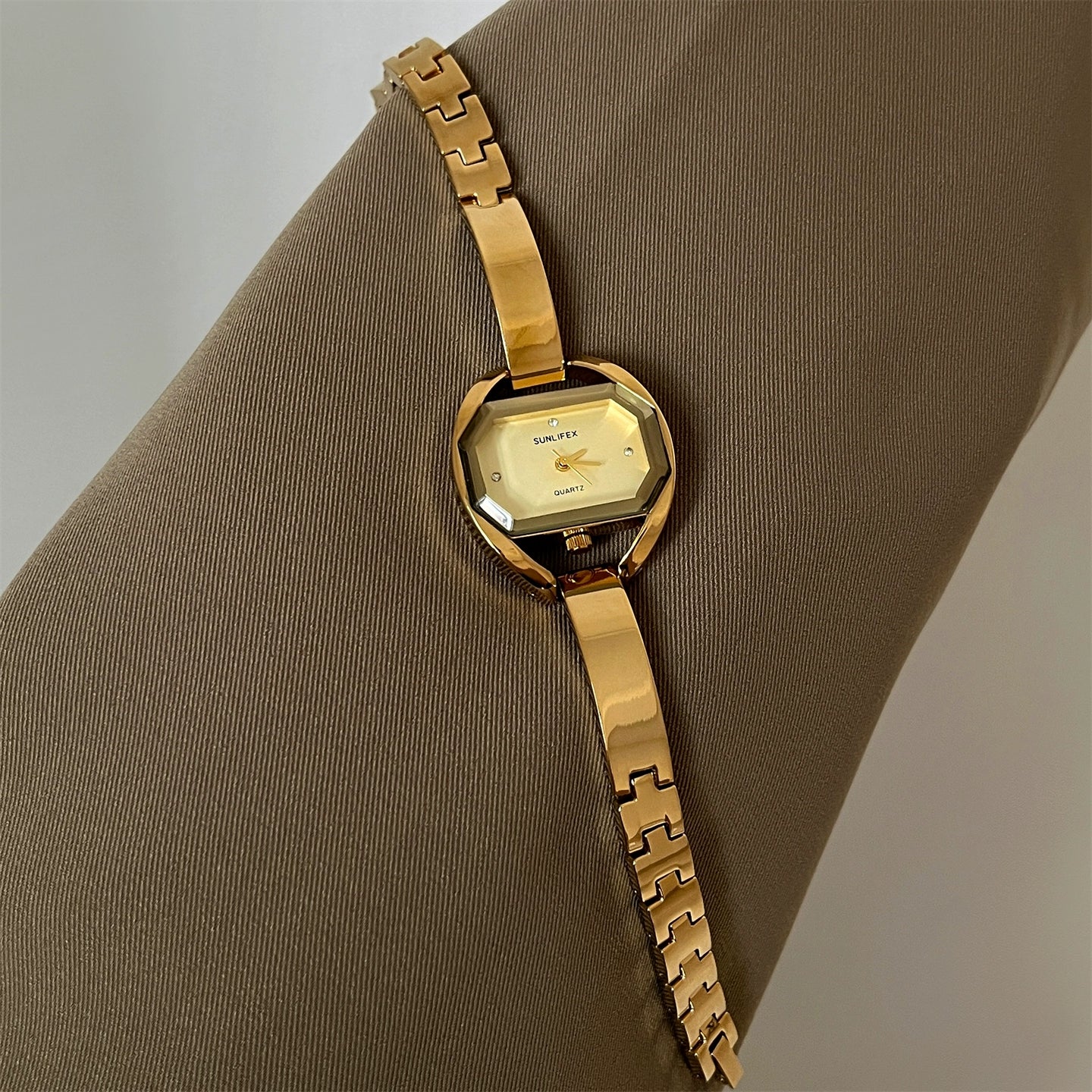 Kassia Mid-Century Mesh Watch - Gold Band Gold Face [CTVB5Y2Z]