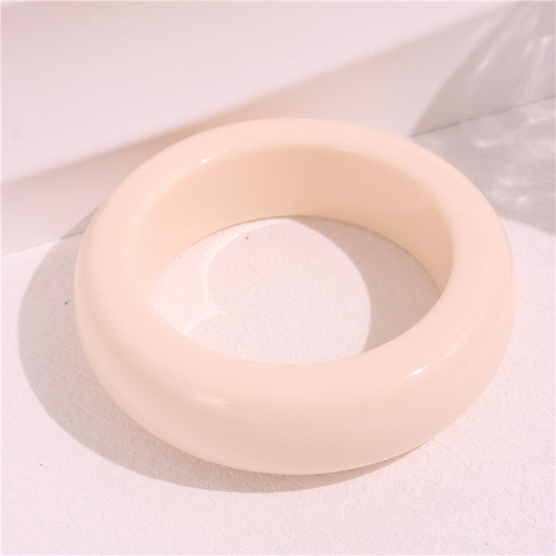 Xandria Artistic Swirl Bangle - Off-White [9DBUOMEF]