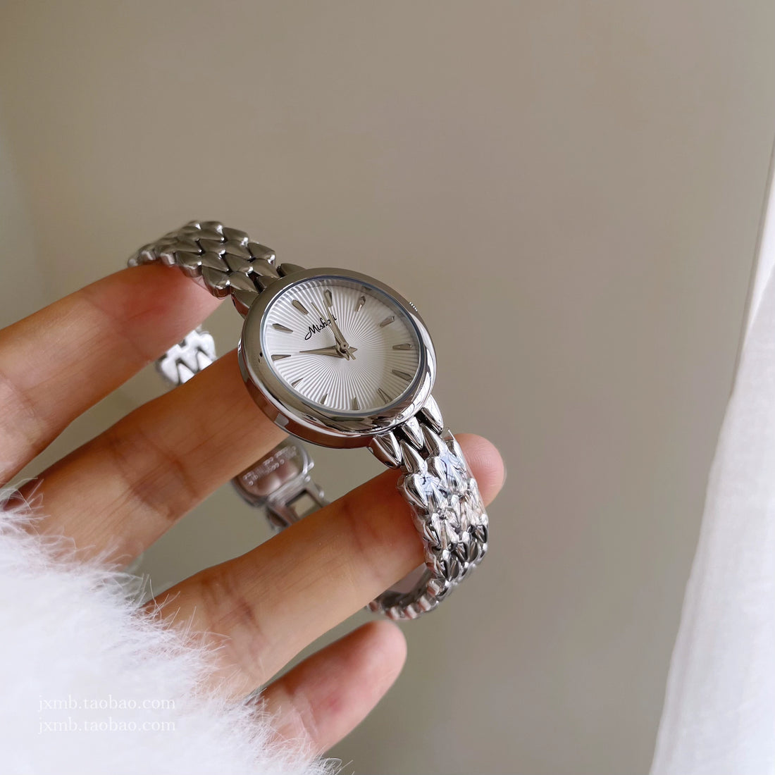 Madilynn Retro Round Timepiece [NEFFPZ60]