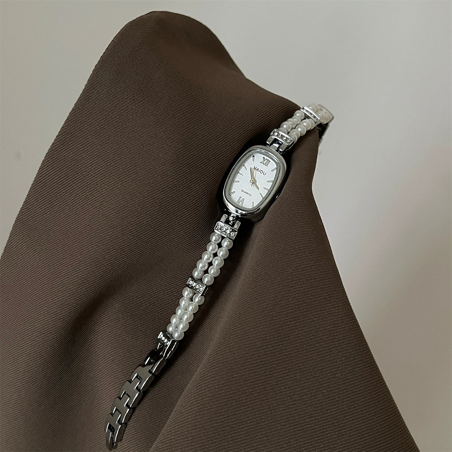Zendaya Pearl Bracelet Watch - Silver Strap White Face [ANNYF82X]