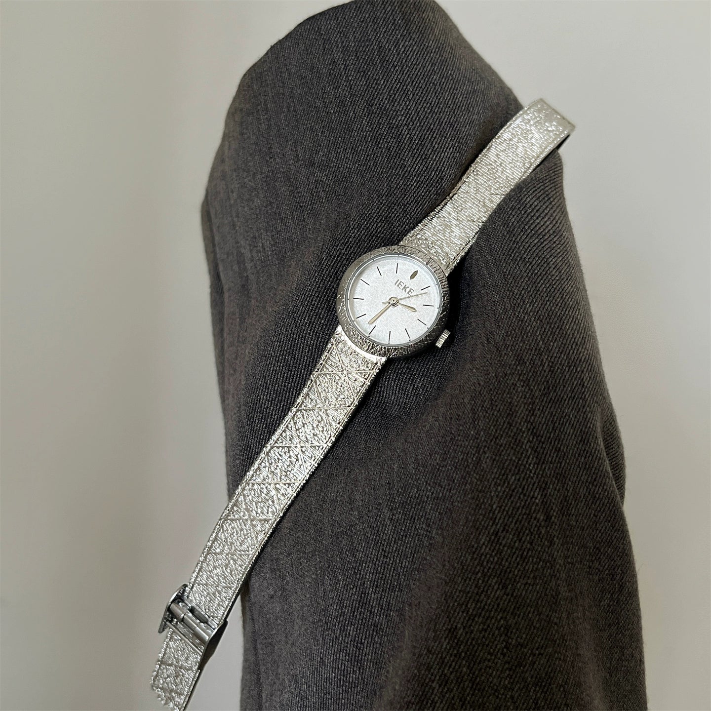 Laney Luxe Petite Watch - Silver Strap White Dial [0GE69CFH]