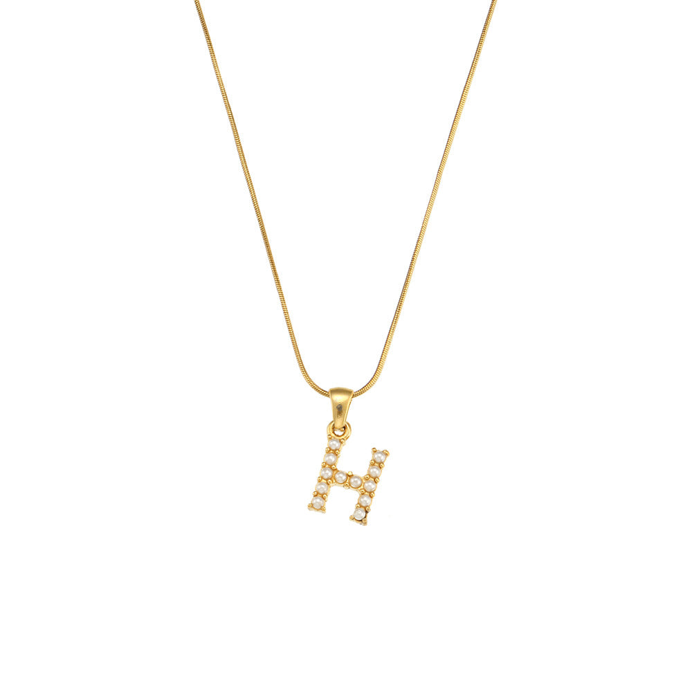 Makiah Letter Pearl Necklace - Letter H [CFGAP85W]