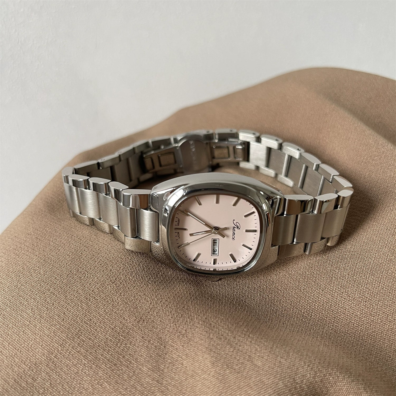 Consuelo Minimalist Steel Watch - Pink [W26T94HK]