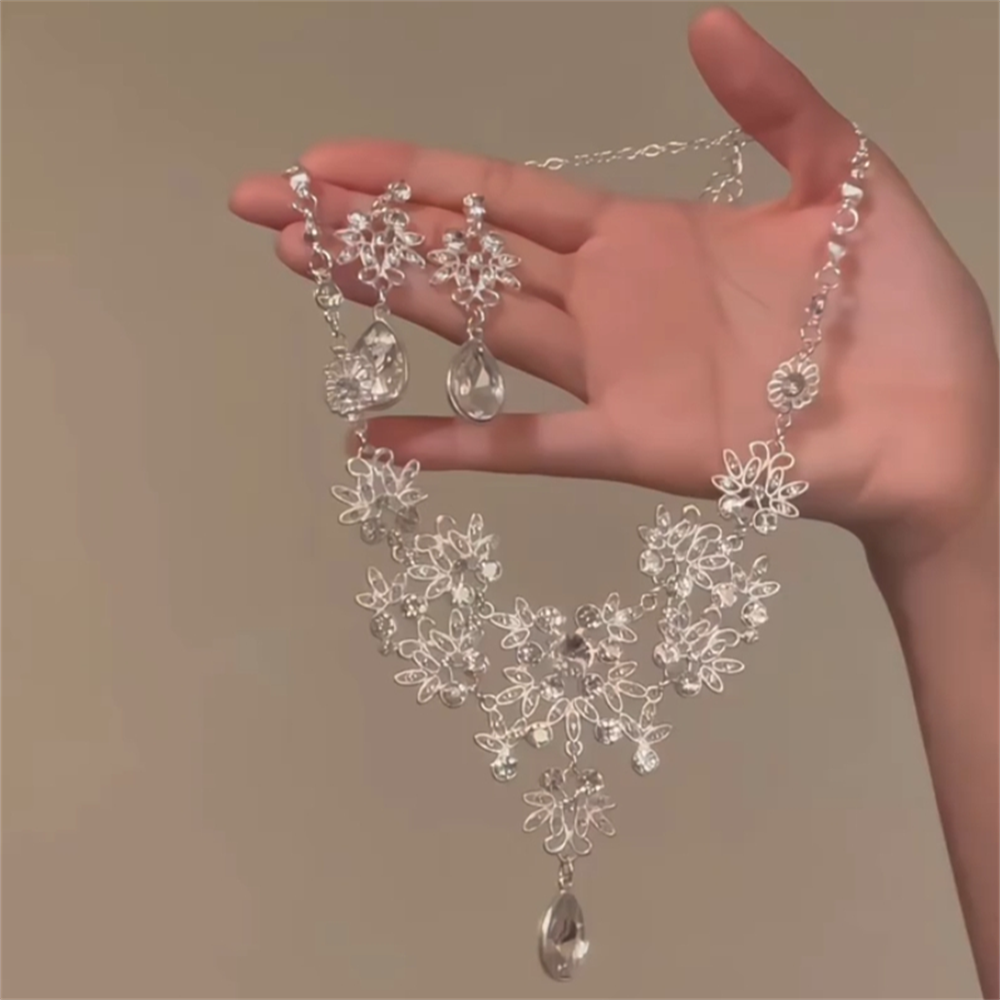 Ellyson Rhinestone Flower Necklace Set - Necklace + Earrings