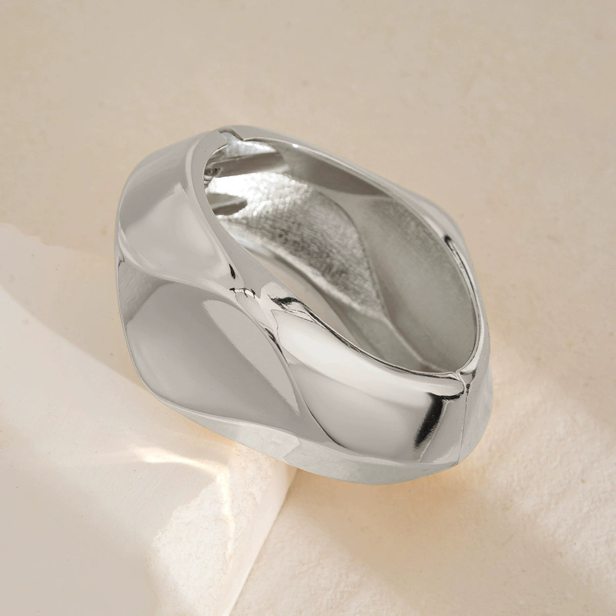 Katara Glossy Wave Cuff Bracelet - Wave Cuff Bracelet - Silver-tone (Style 02) [X5TOKCCI]