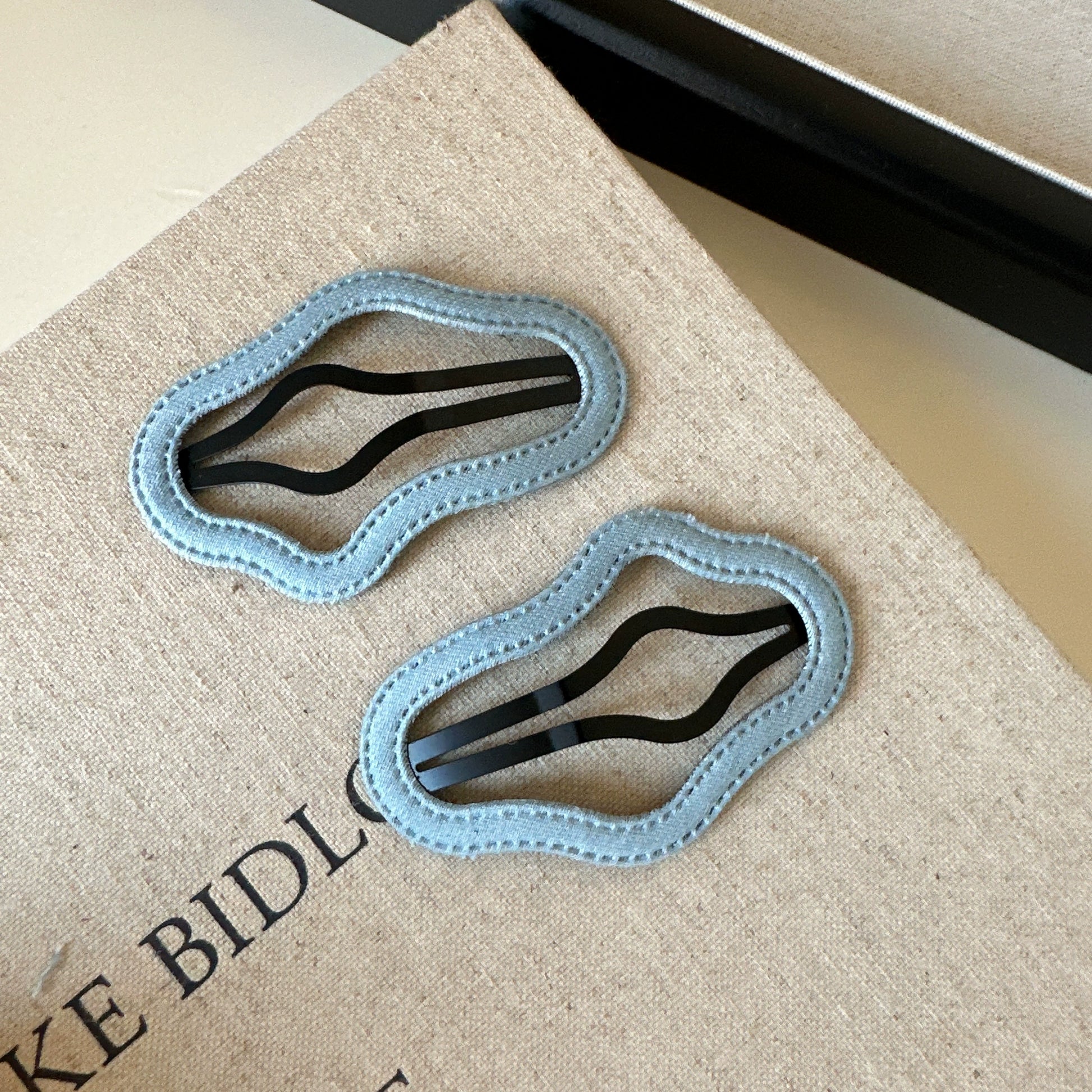 Ruqayyah Denim Shaped Hair Clips - Light Wash Cloud (Pair) [KGYFL2G8]