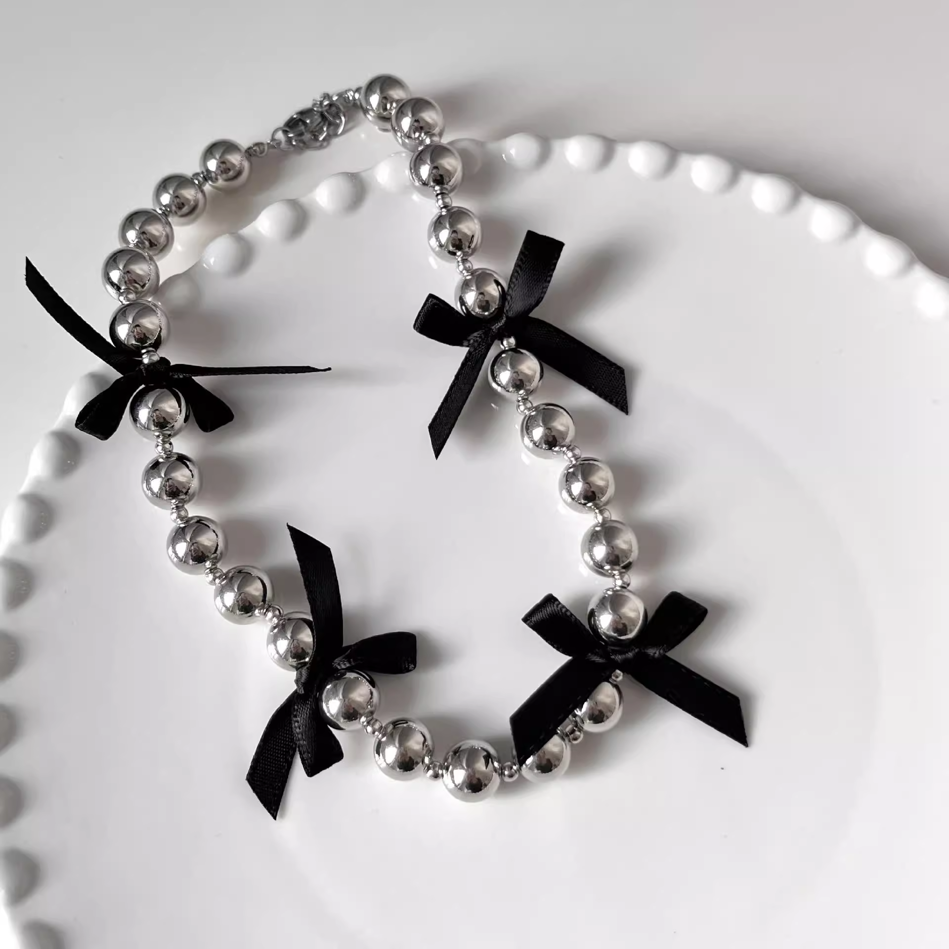 Carmyn Ribbon Bow Necklace - Black Bow [JU5PX5XE]
