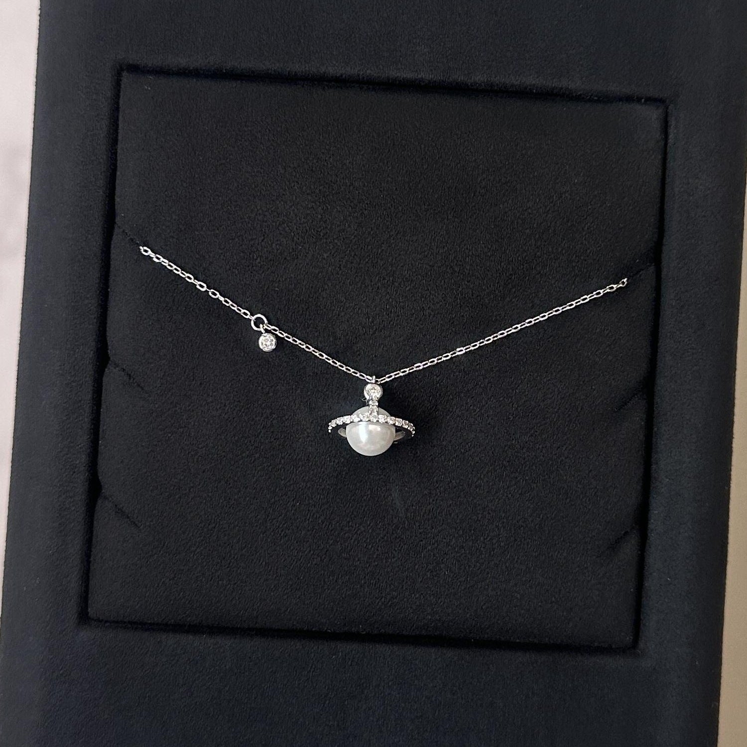 Oluwadarasimi Celestial Pearl Necklace - Platinum White [LEAYLDNE]