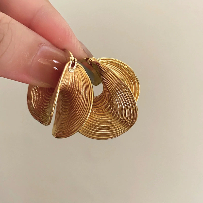 Farida Sculptural Metal Earrings - Gold [6G97U68N]