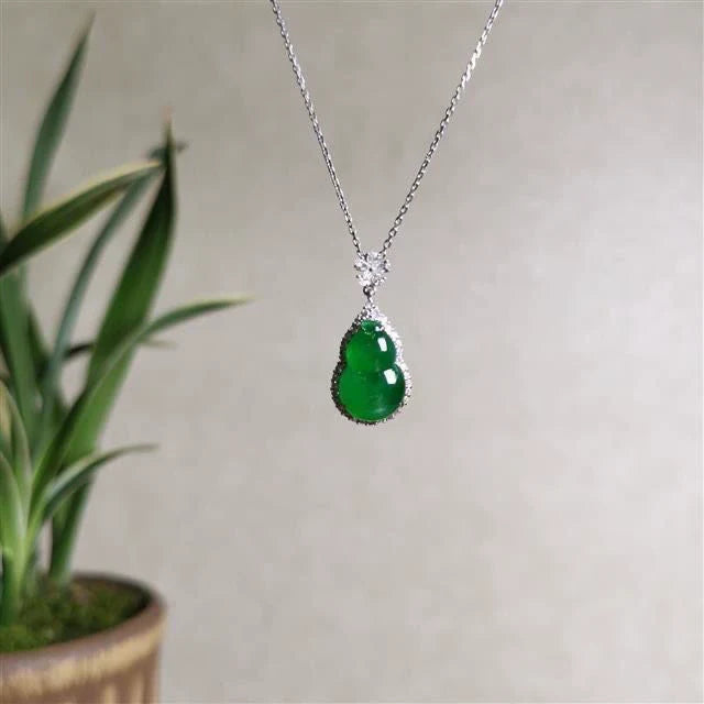 Harmonee Chalcedony Gourd Necklace - Green Gourd Necklace