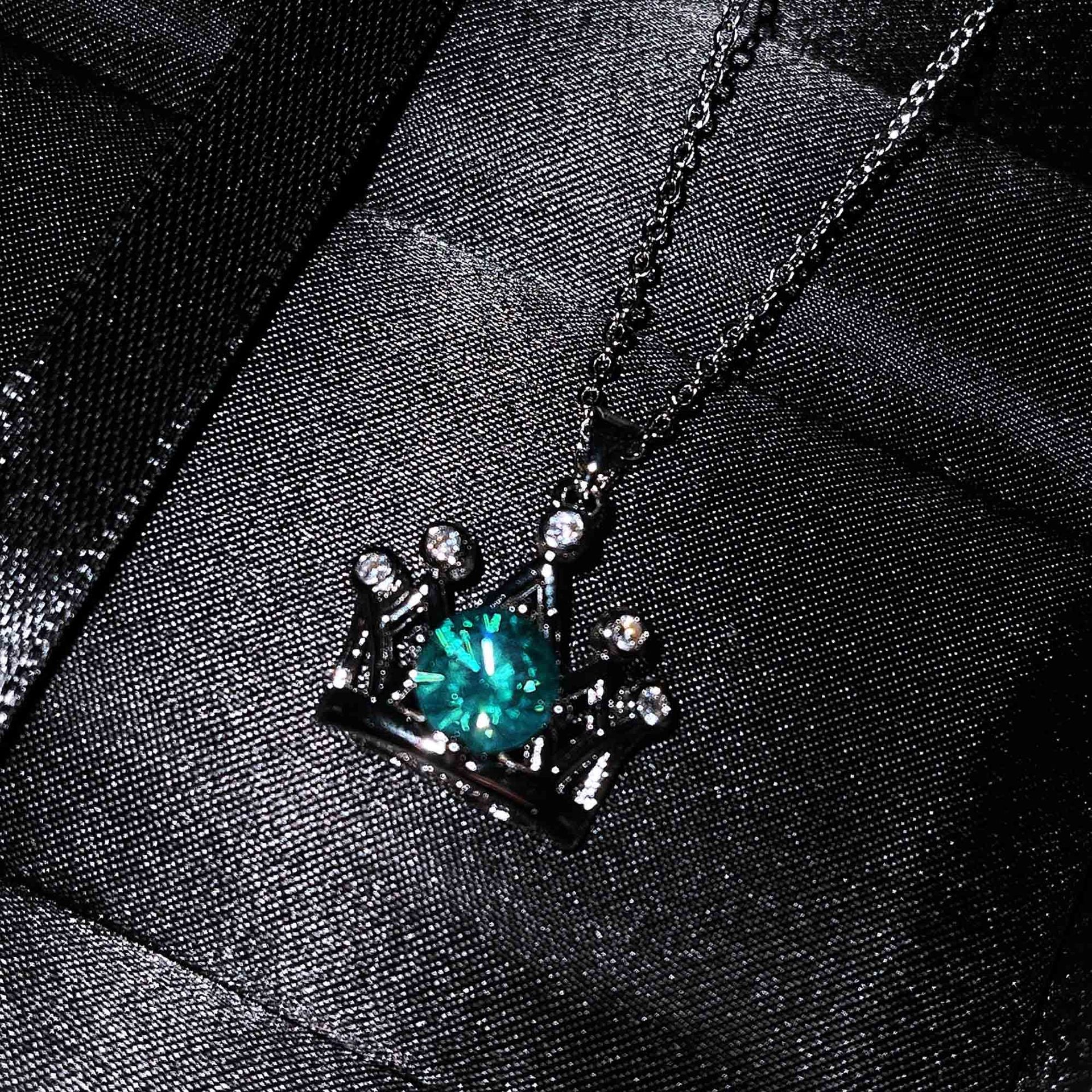 Gertrude Simulated Diamond Heart Necklace - Option 15: 2 Carat Pendant (Chain Not Included) [9LP1VORF]
