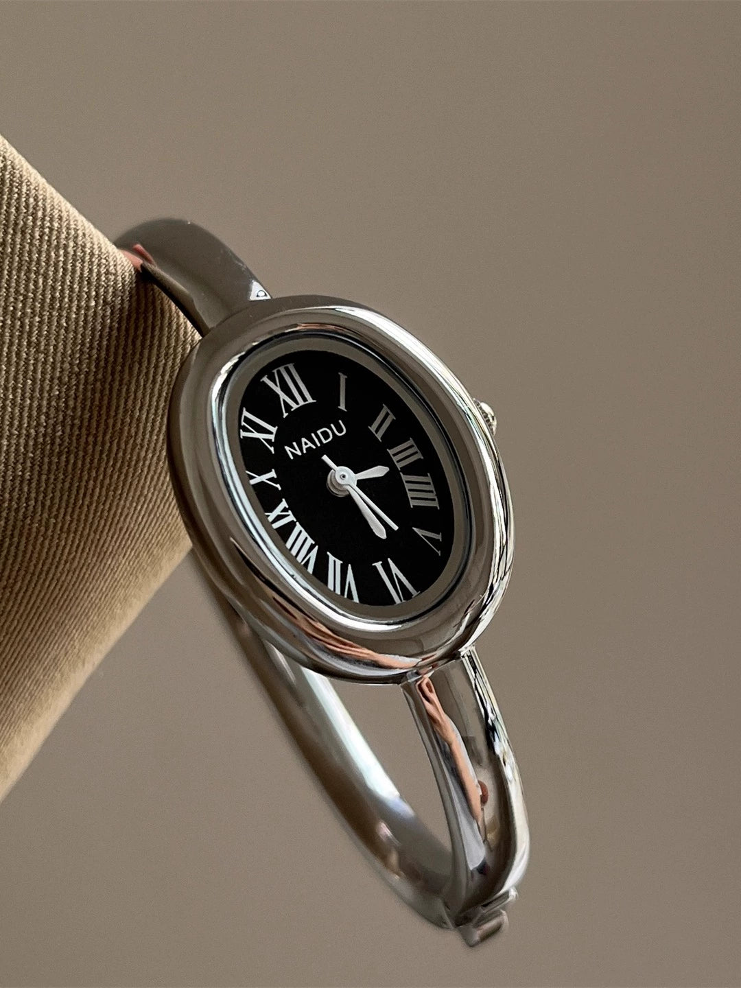 Zehra Elegant Bathtub Watch - Silver Band & Black Dial (Bracelet Style) [CVEP3IVQ]