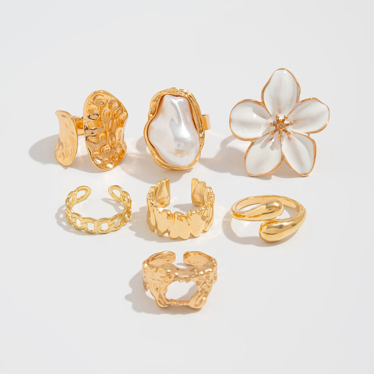 Milana Irregular Open Ring - White Flower [LT5GQS9O]