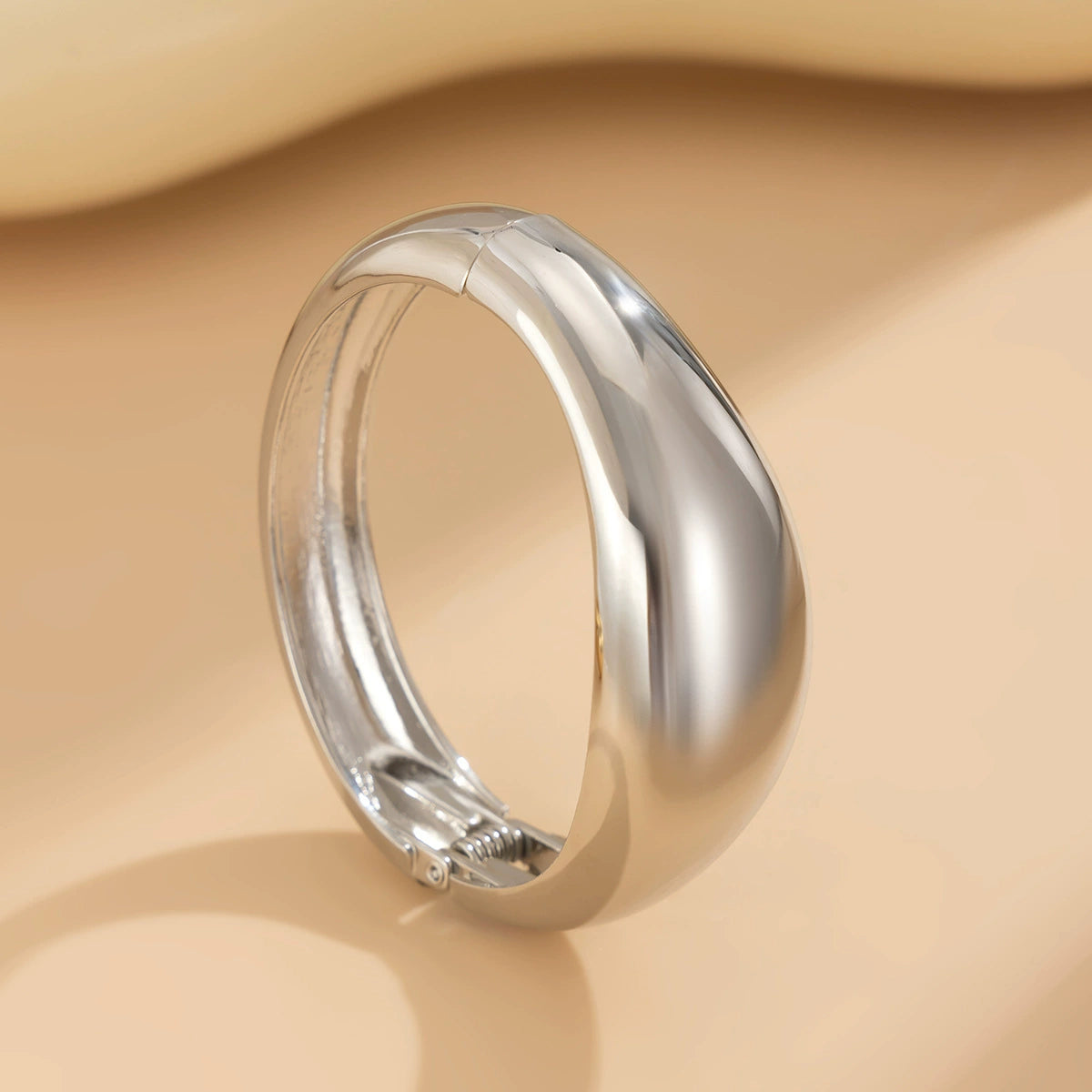 Janney Liquid Metal Cuff Bracelet - 07 Silver Tone [6ZDE66WL]