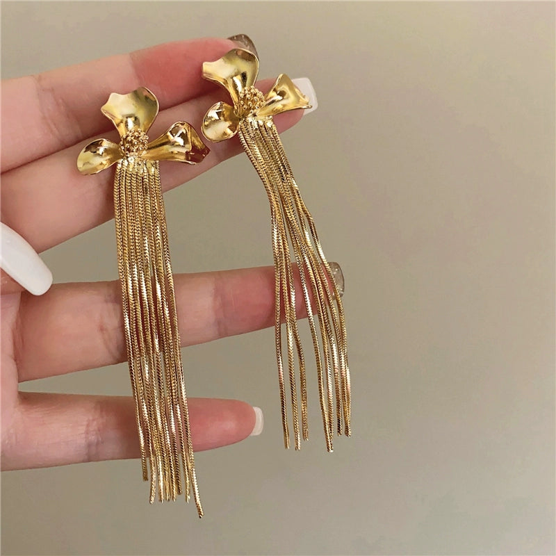 Isabelle Floral Tassel Earrings - Golden Floral Tassel Earrings [002FHY60]