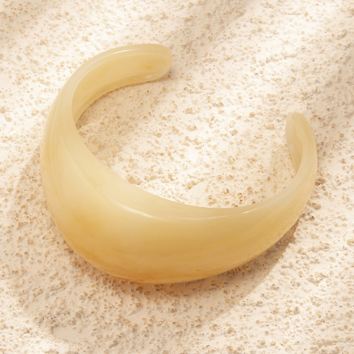Lainie Curved Resin Bangle - Beige [ZIN35P14]