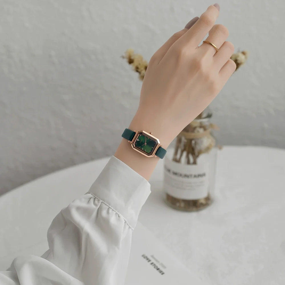 Niyah Elegant Square Watch - Retro Green