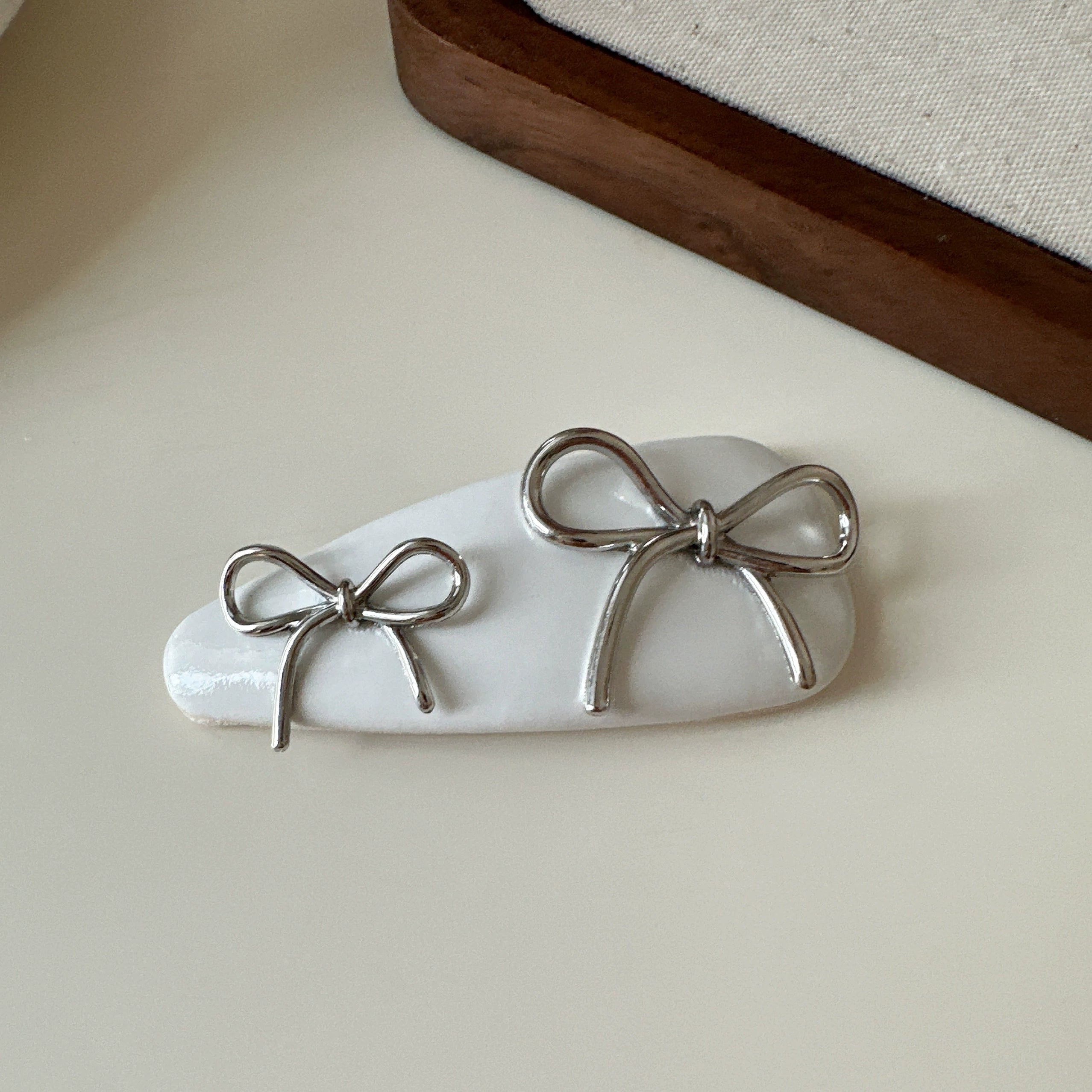 Mirielle Bow Hair Clip - White [60N7DV6I]