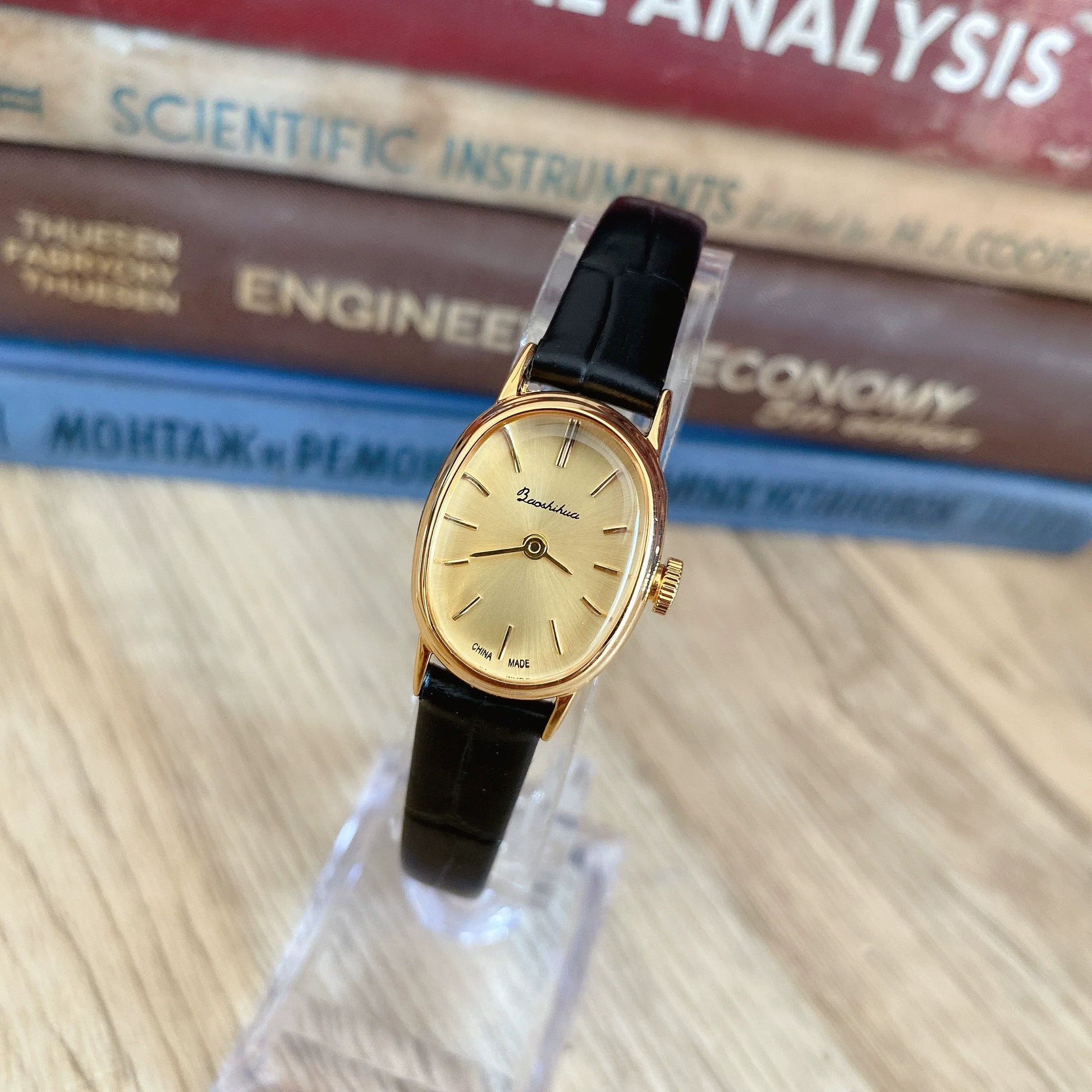 Avayah Vintage Gold Watch - Gold with Black Strap (Includes Brown Strap)