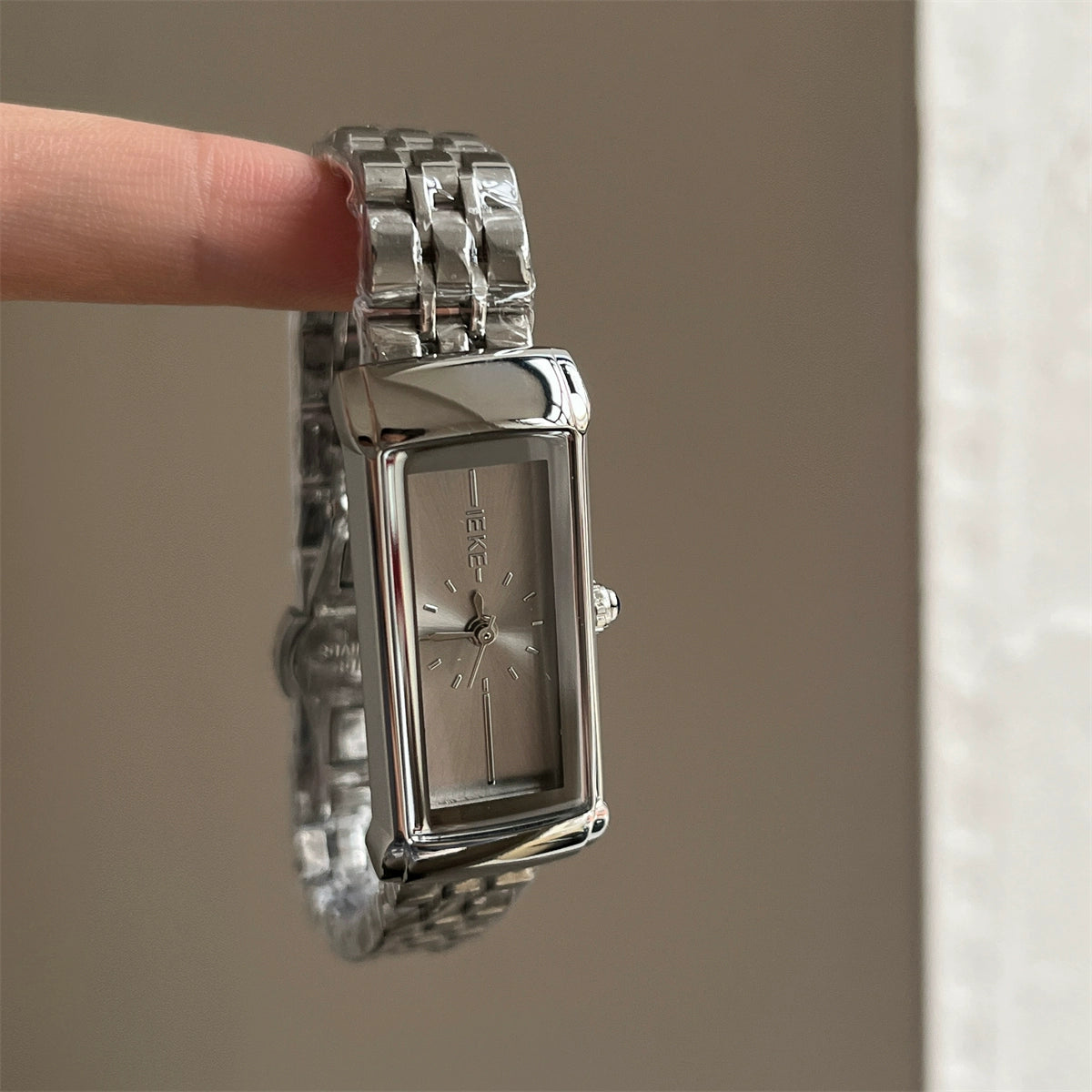 Tory Elegant Steel Band Watch - IEKE 88150 Slender Rectangular Case, Steel Silver Band, Gray Dial [G5Z8TWZN]