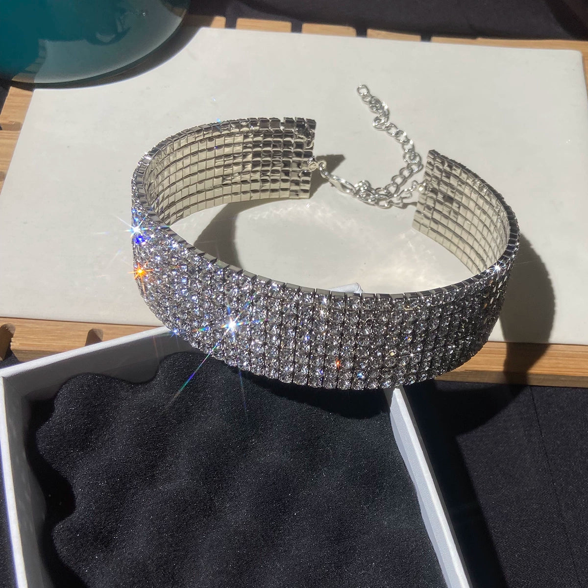 Chaya Dazzling Crystal Jewelry Set - Silver Choker [O3HW70RP]