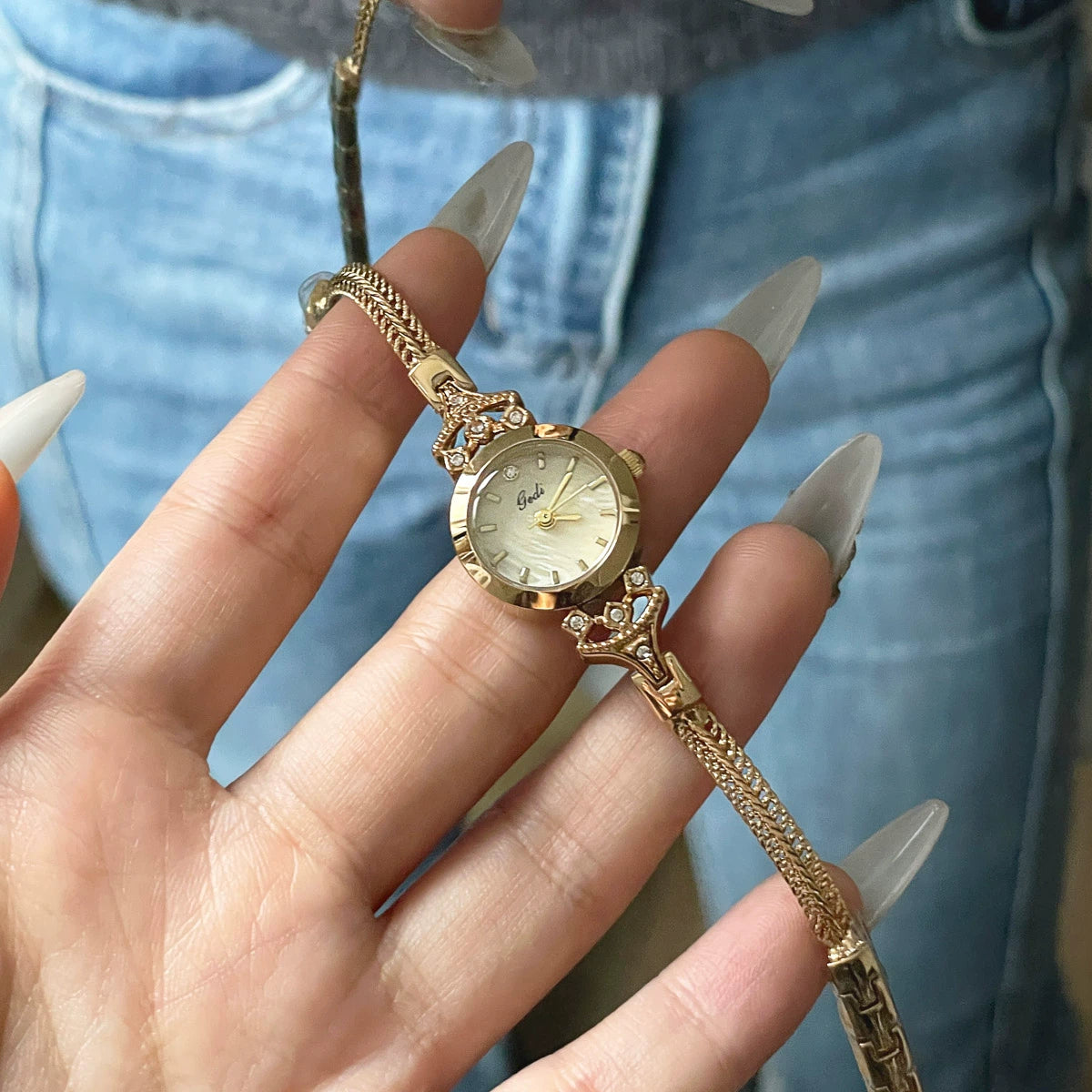 Inaya Refined Steel Watch - Gold [JHA77PDO]