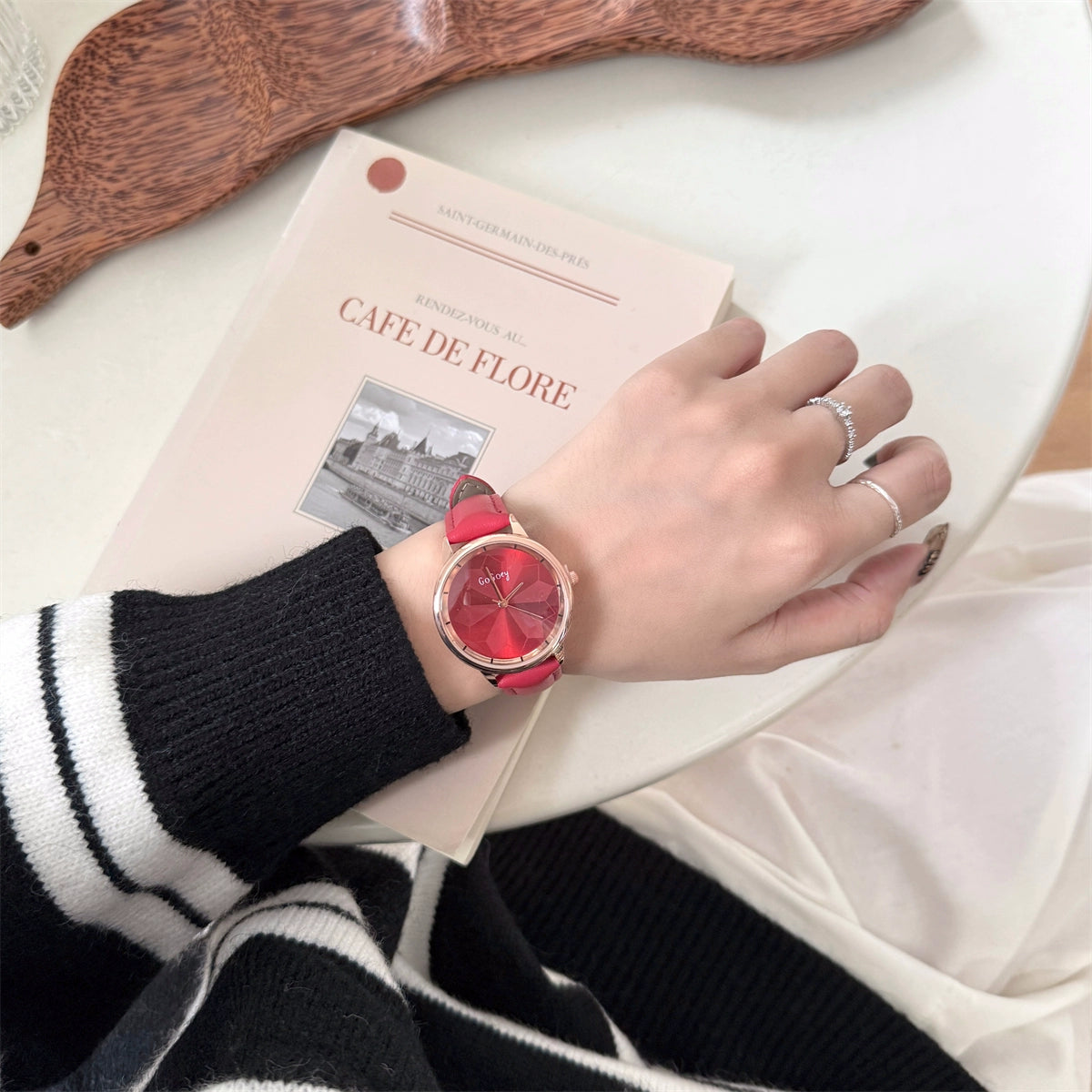 Morgan Elegant Square Watch - Red [18VXXGPX]