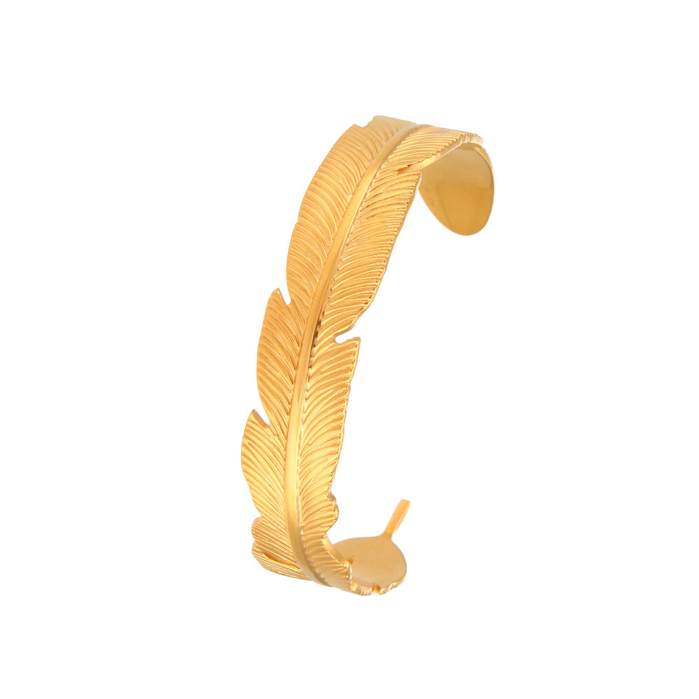 Baylee Gilded Leaf Cuff - Gold Open Leaf Bracelet [HTJ0GONY]