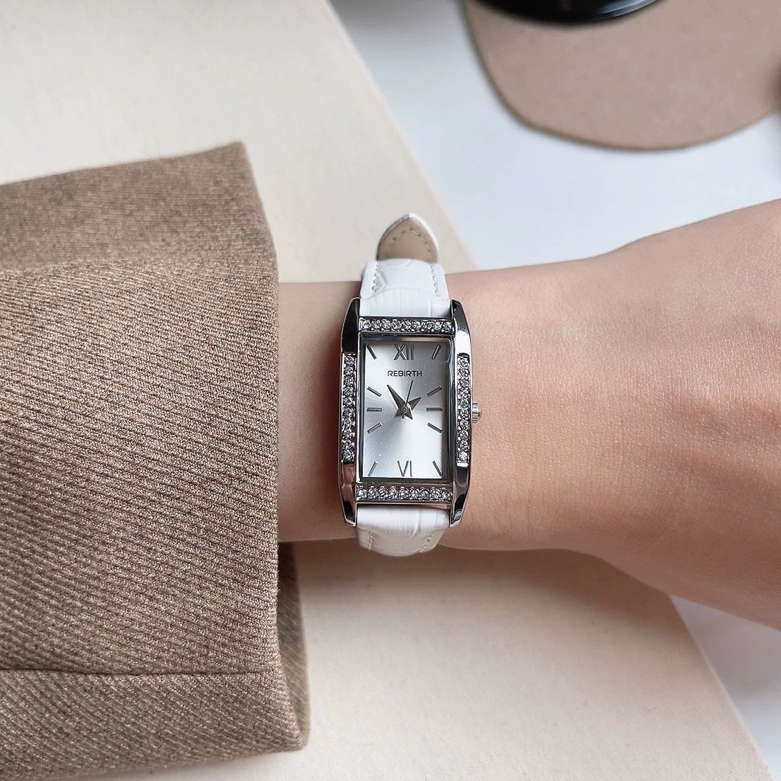 Sarai Elegant Leather Strap Watch - White Strap [I9P17YRZ]