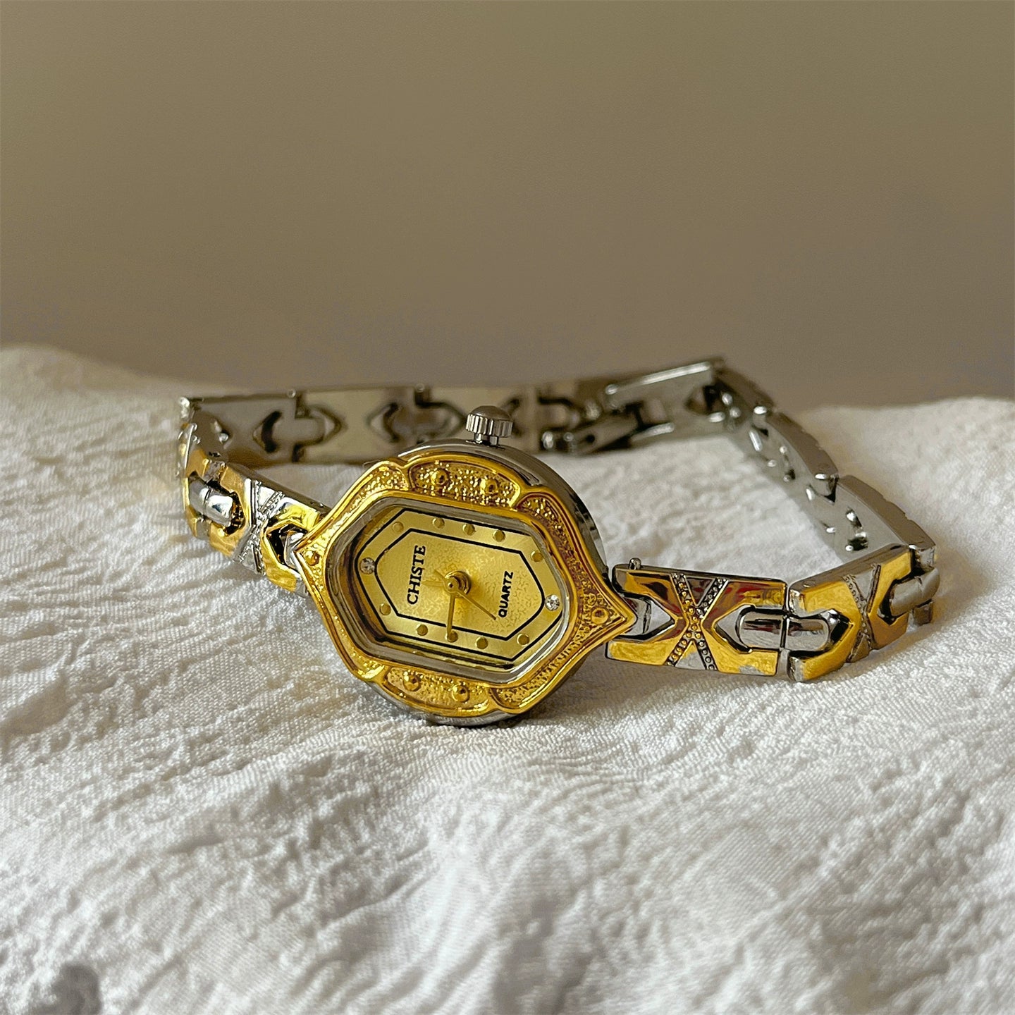 Dayami Square Dial Watch - Two-Tone Strap Gold Dial (Flame X-Shape Bracelet) [JQIVMI14]