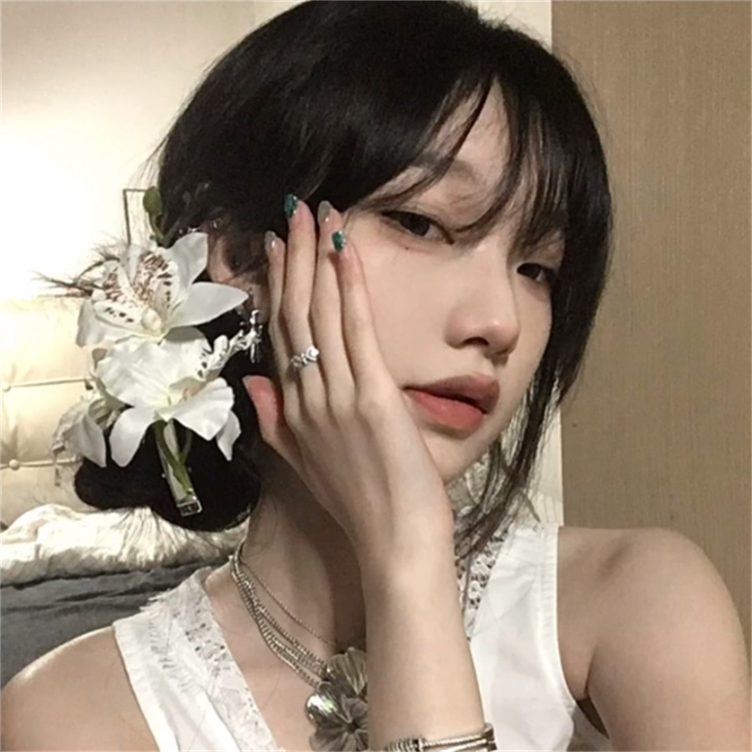 Riley Elegant Orchid Hair Clip - White
