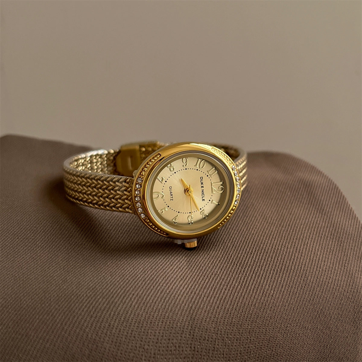 Khylie Mother-of-Pearl Watch - Gold Strap Gold Dial [HTWGCGYO]