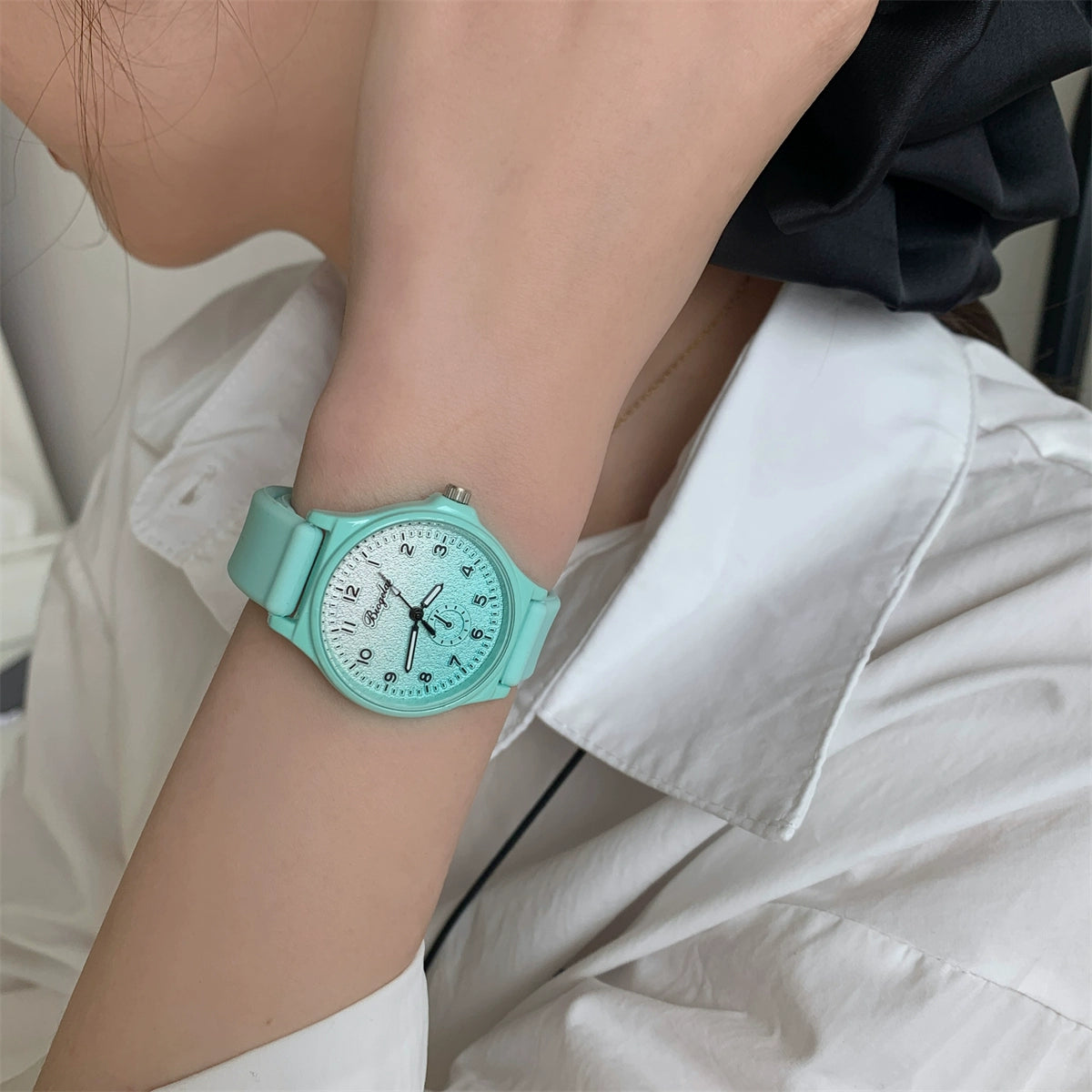 Jaylie Luxe Square Dial Watch - Mint Green (Baogelai Round Gradient Digital) [A96N09AM]
