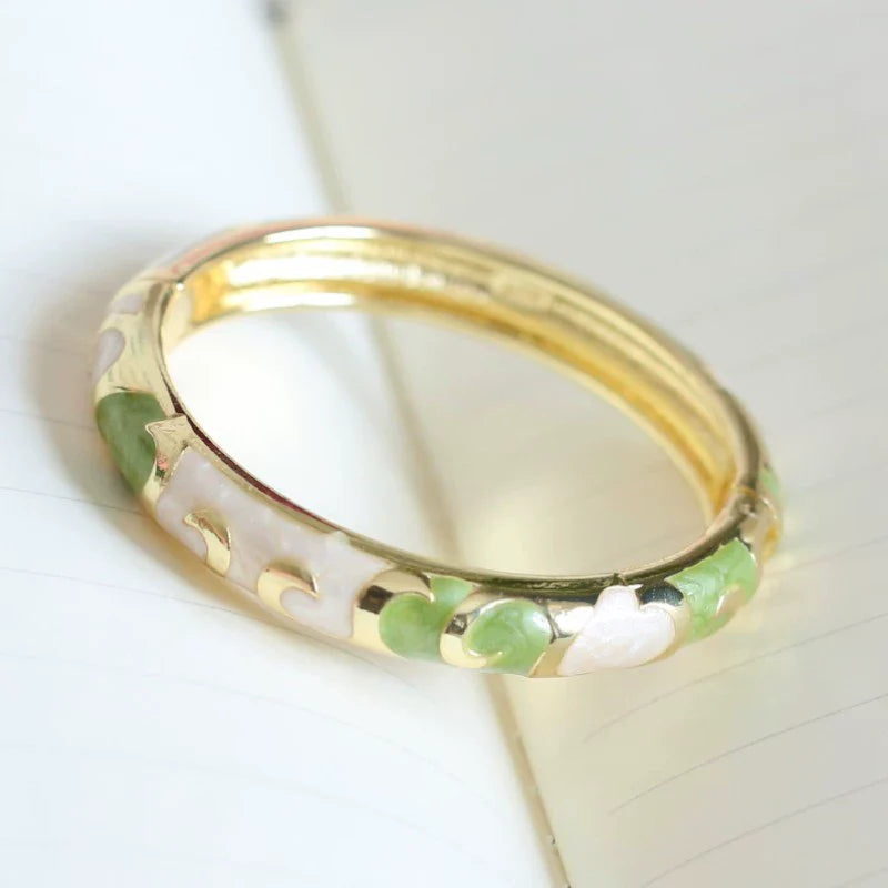 Raleigh Floral Enamel Bracelet - Light Green