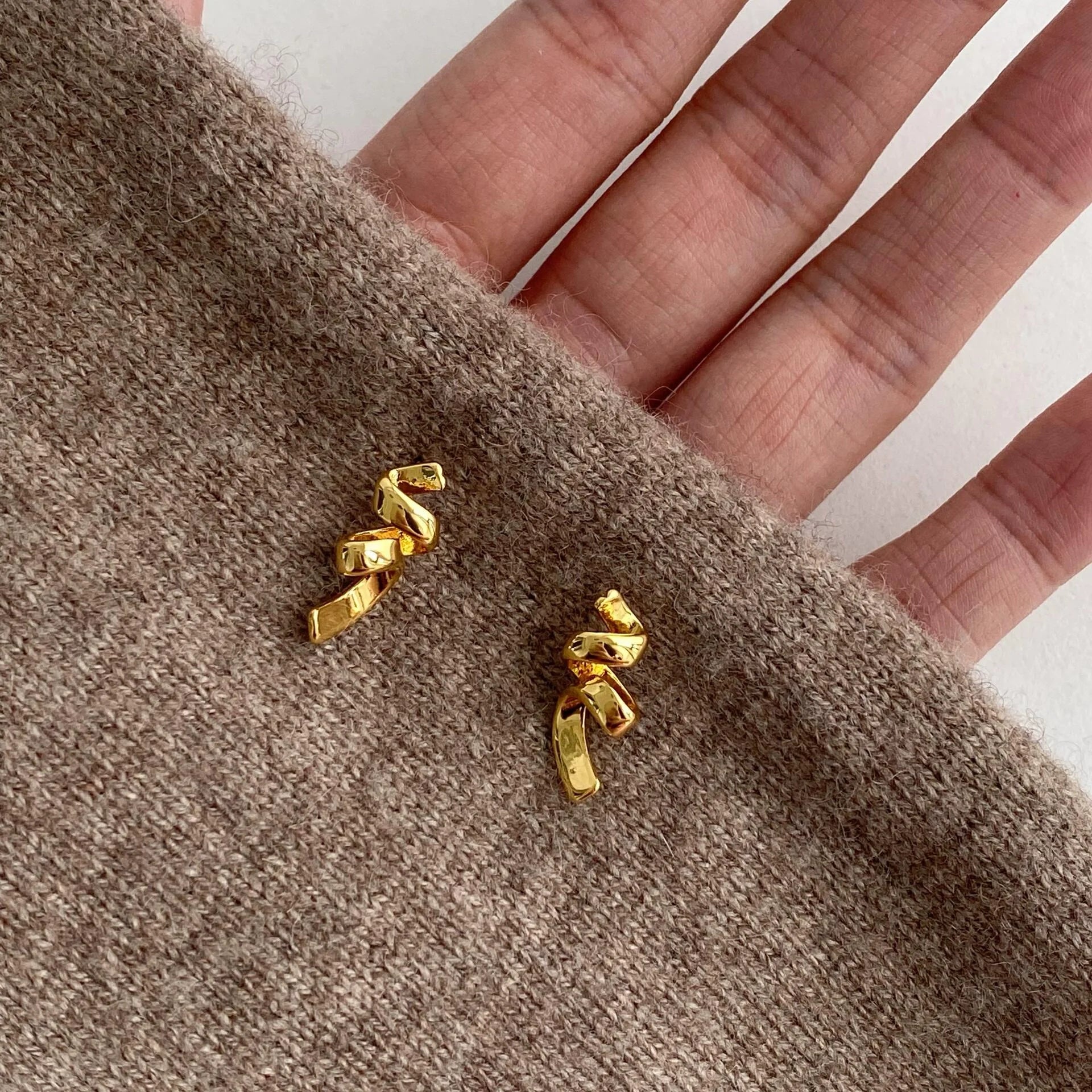 Lotus Glimmer Spiral Studs - Gold