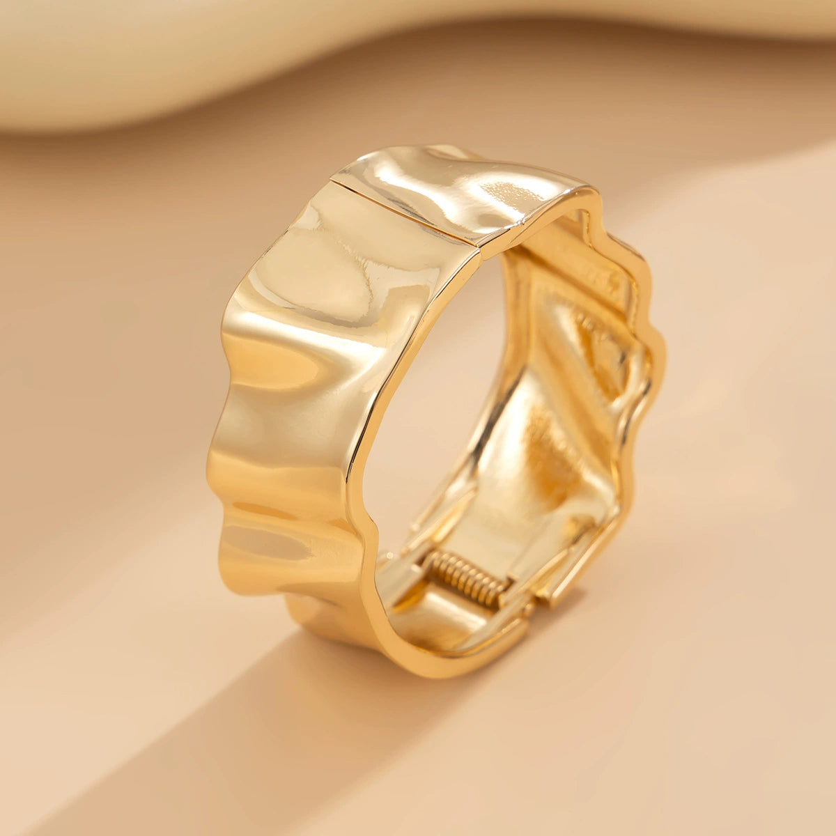 Janney Liquid Metal Cuff Bracelet - 05 Gold [EMB69EFK]
