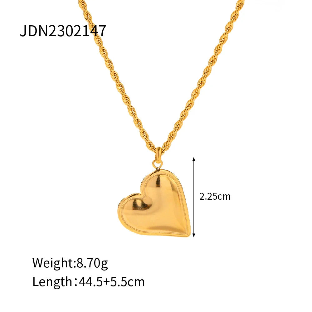Kattleya Sculptural Heart Necklace - JDN2302147