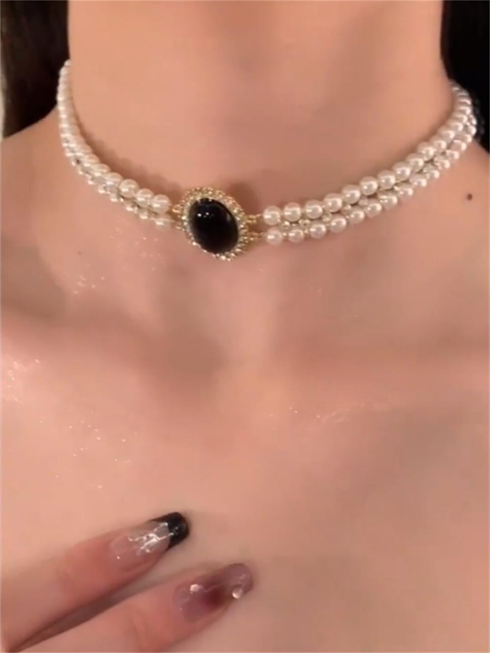 Margot Elegant Pearl Necklace - Black