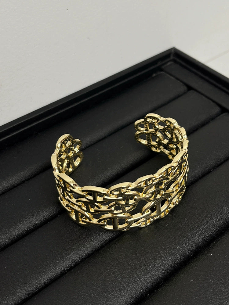 Gwynevere Statement Cuff Bracelet - Gold [9OEIZ39O]